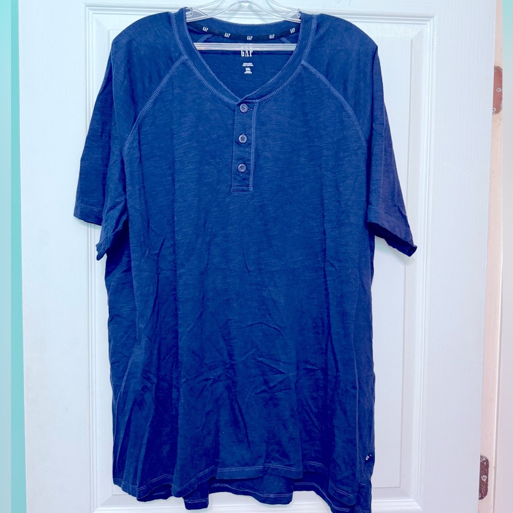 Men’s Gap Henley T